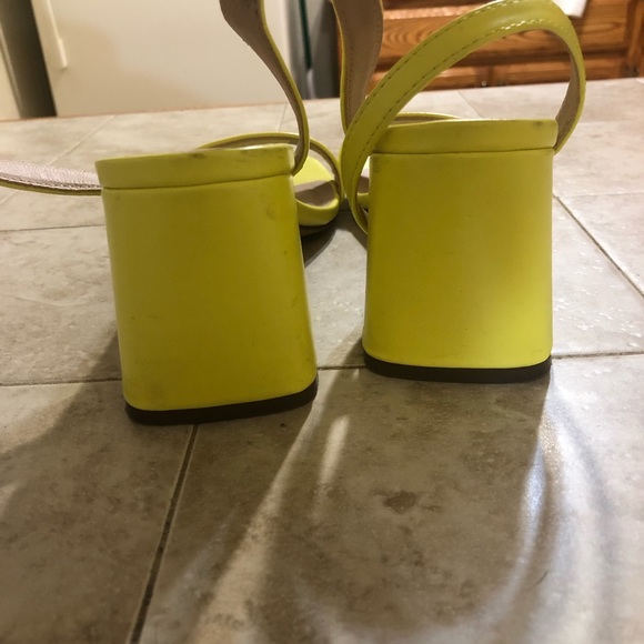 Neon yellow block heels - Picture 10 of 12